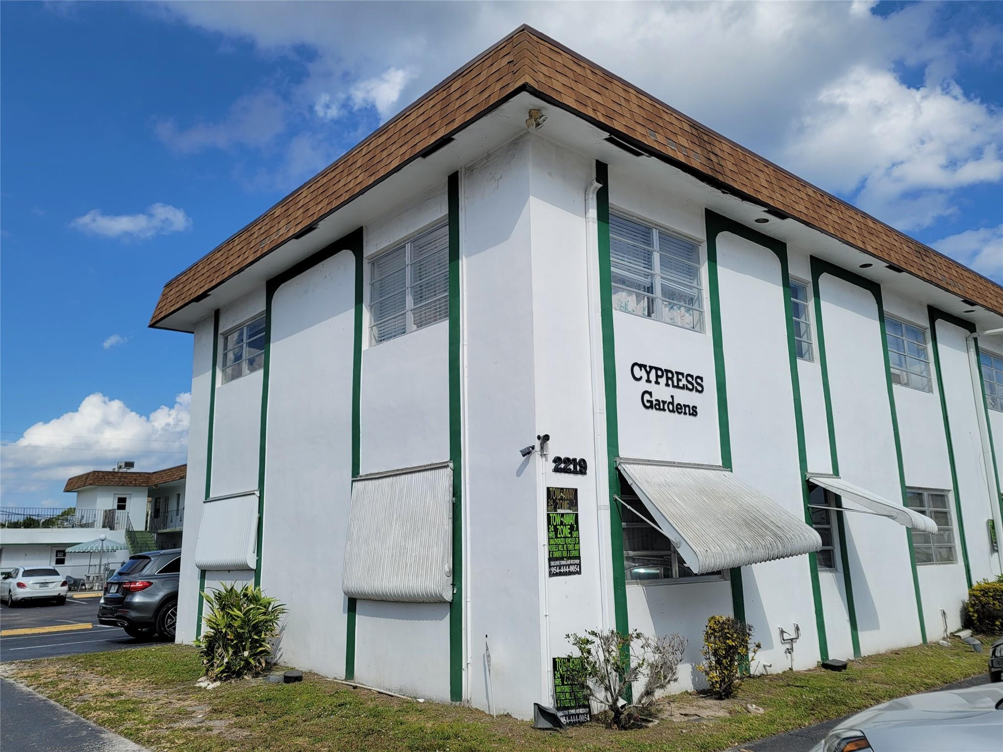 CYPRESS GARDEN - Residential Lease