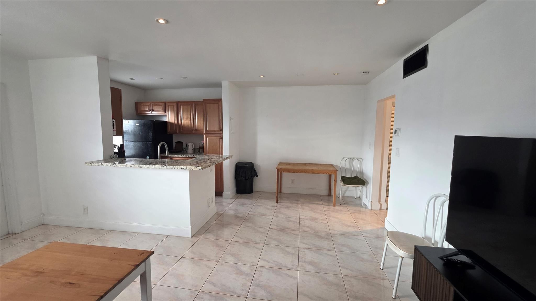 CYPRESS GARDEN - Residential Lease