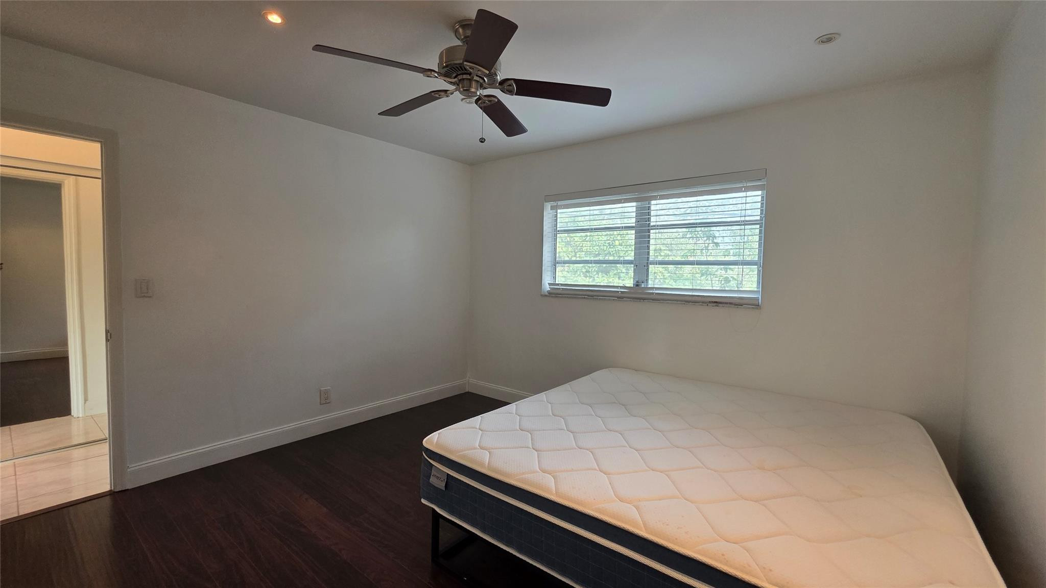 CYPRESS GARDEN - Residential Lease