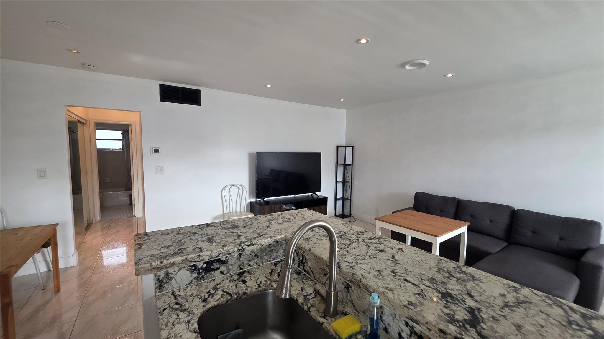 CYPRESS GARDEN - Residential Lease