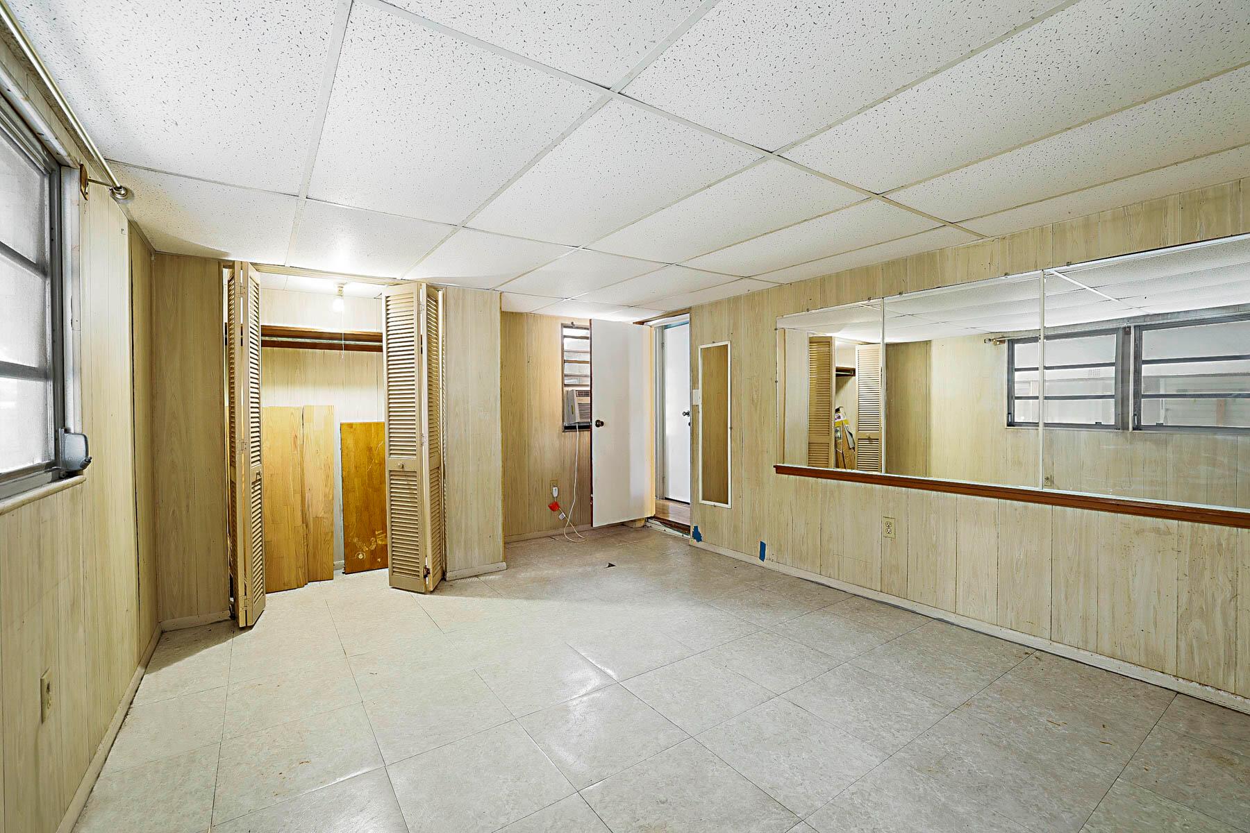 8919 Palm Street, Boynton Beach, FL, 33436/$85,000 3 8919 Palm Street