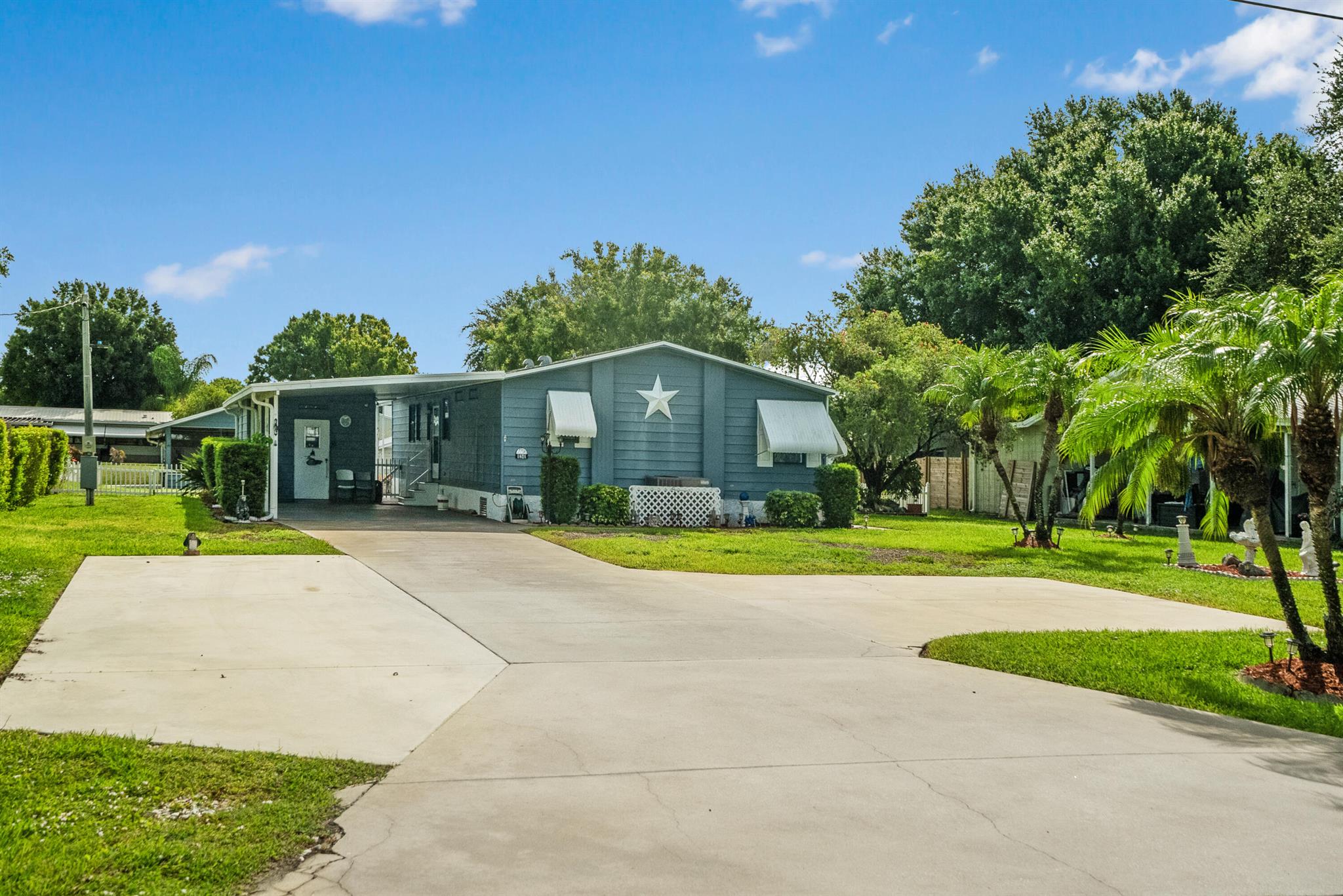 View Okeechobee, FL 34974 mobile home