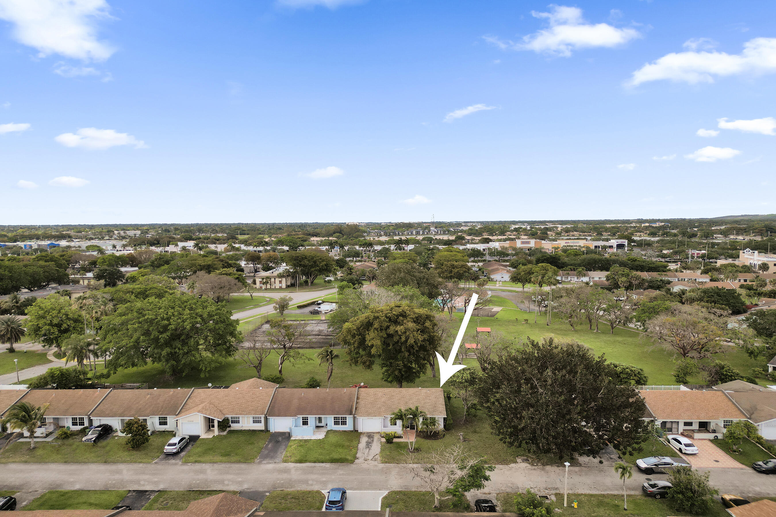 LAKEWOOD ON THE GREEN SEC 2 - Residential