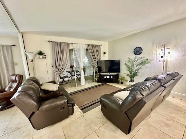 8901 S Hollybrook Blvd 304