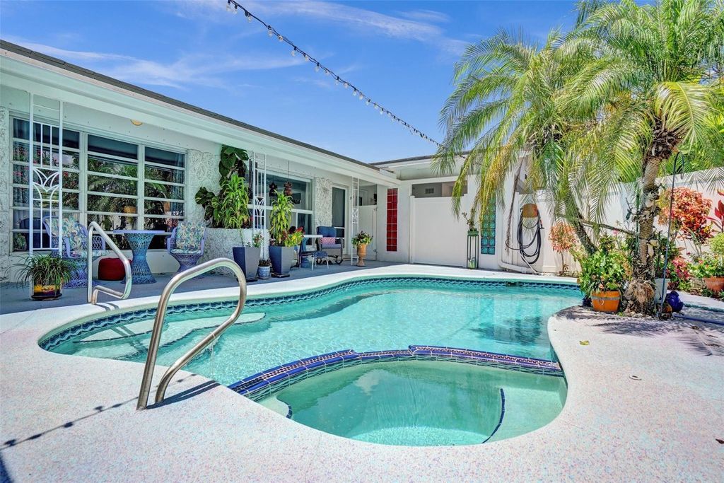 Photo of 3693 NE 20th Avenue, Oakland Park, FL 33308 (MLS # F10498620)