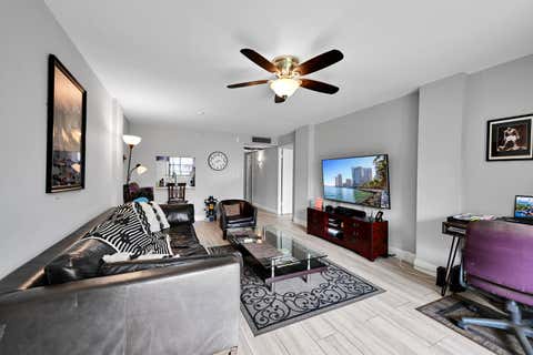 Tiny photo for 103 Royal Park Drive #2e, Oakland Park, FL 33309 (MLS # B26049077)