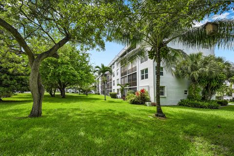 Tiny photo for 103 Royal Park Drive #2e, Oakland Park, FL 33309 (MLS # B26049077)