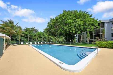 Tiny photo for 103 Royal Park Drive #2e, Oakland Park, FL 33309 (MLS # B26049077)