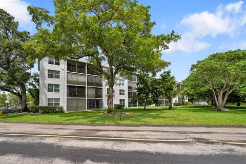 Tiny photo for 103 Royal Park Drive #2e, Oakland Park, FL 33309 (MLS # B26049077)