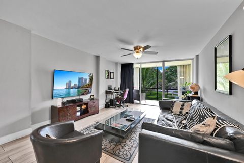 Tiny photo for 103 Royal Park Drive #2e, Oakland Park, FL 33309 (MLS # B26049077)
