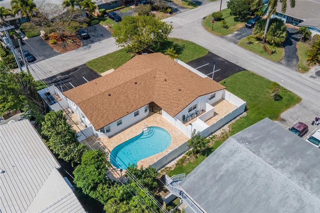 Photo of 5122 NE 19th Avenue #4, Fort Lauderdale, FL 33308 (MLS # B26016626)