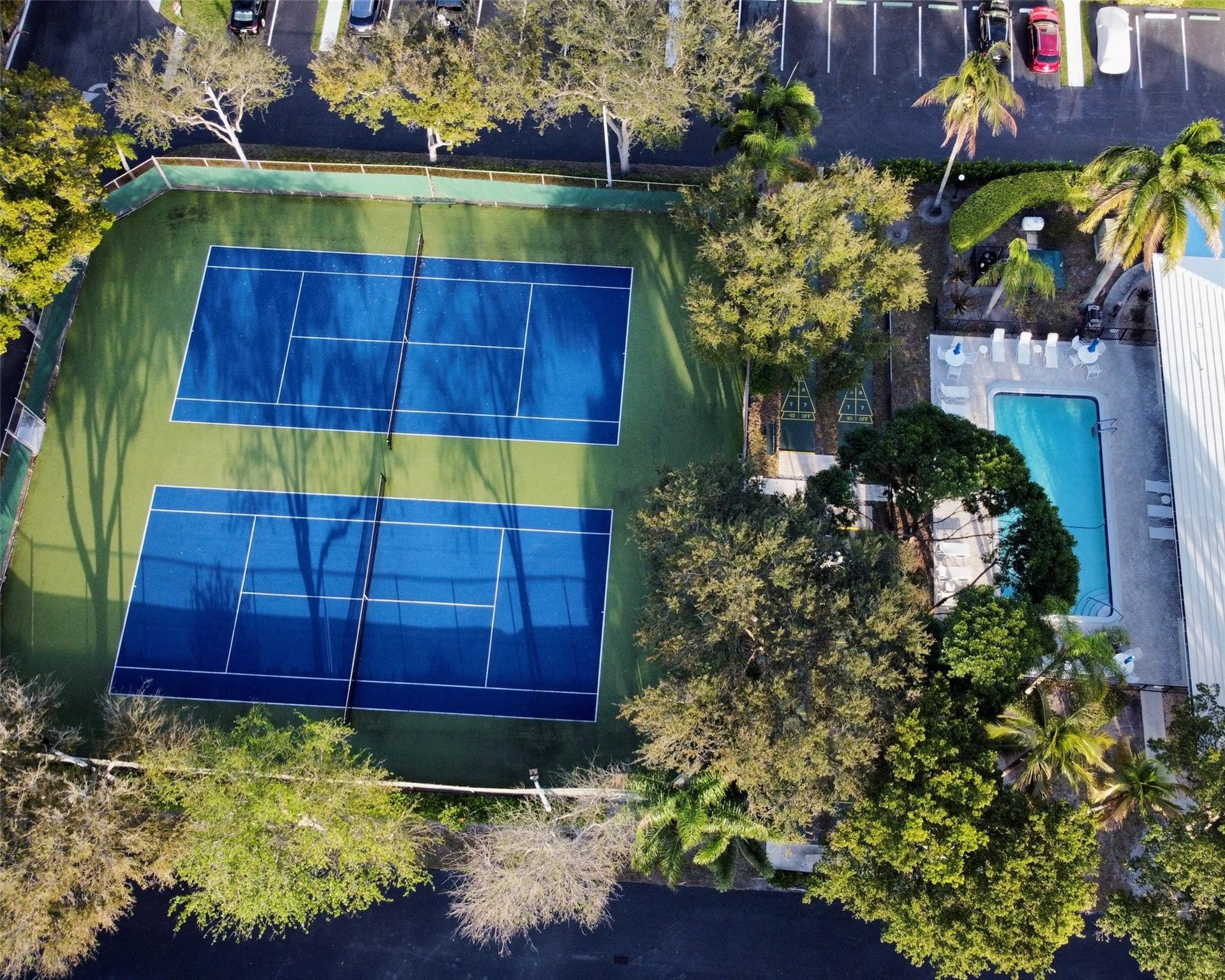 Bay Colony Club - Residential