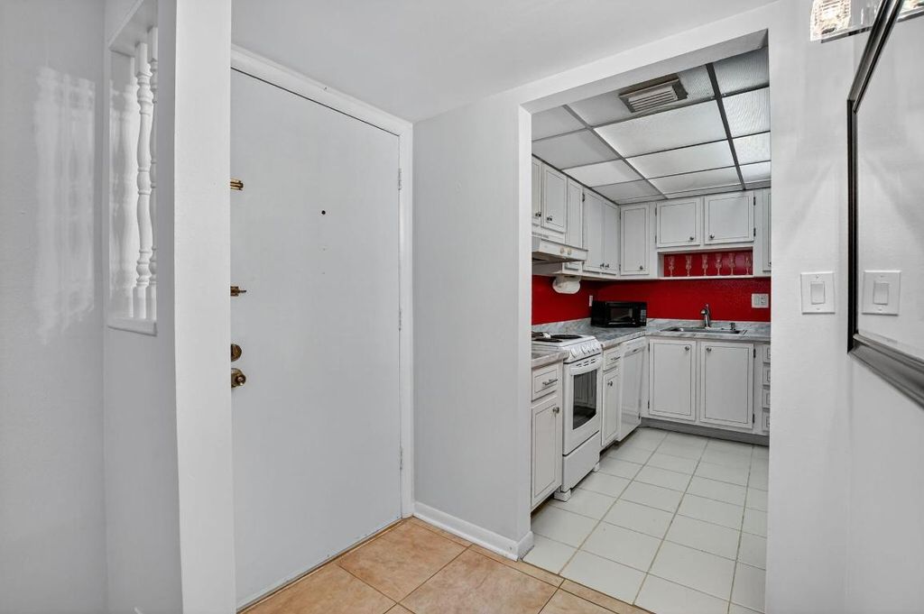 Photo of 555 SE 8th Street #154, Deerfield Beach, FL 33441 (MLS # R11124829)