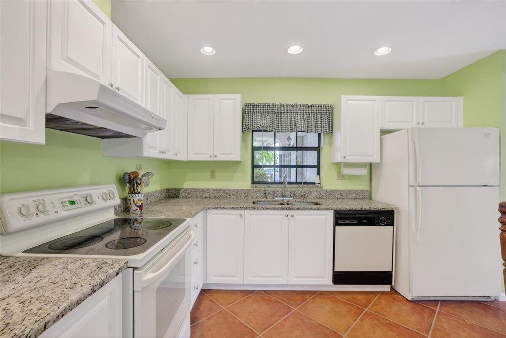 Photo of 1235 NW 21st Terrace, Delray Beach, FL 33445 (MLS # B26023977)