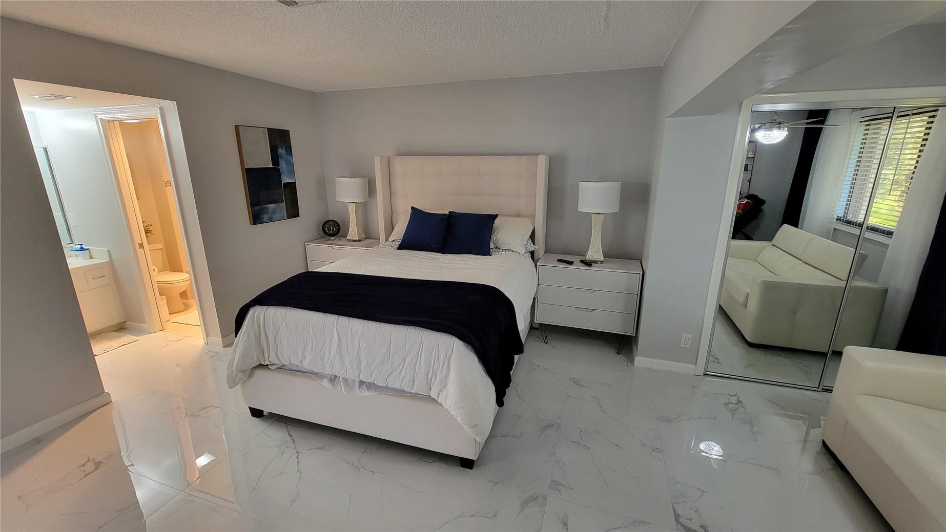 View photos, virtual tours, details... 1801 Presidential Way D202