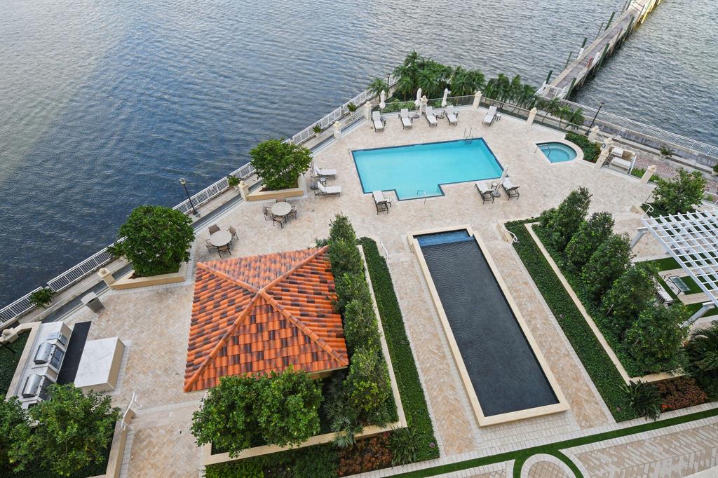 ONE WATERMARK PLACE OF TH - Residential