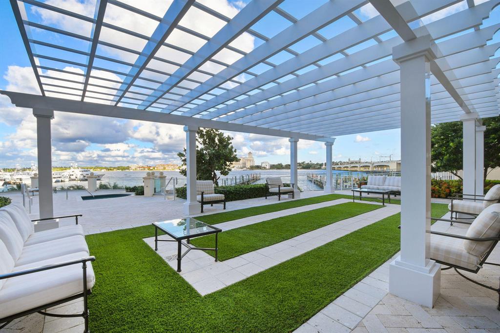 ONE WATERMARK PLACE OF TH - Residential