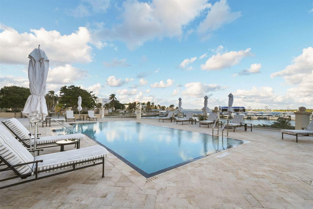 ONE WATERMARK PLACE OF TH - Residential