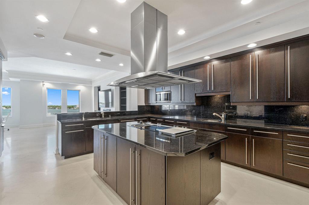 ONE WATERMARK PLACE OF TH - Residential