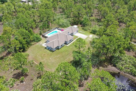 A home in Fellsmere