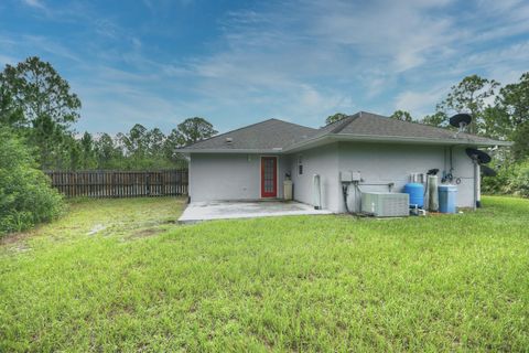 A home in Fellsmere