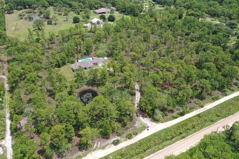 A home in Fellsmere