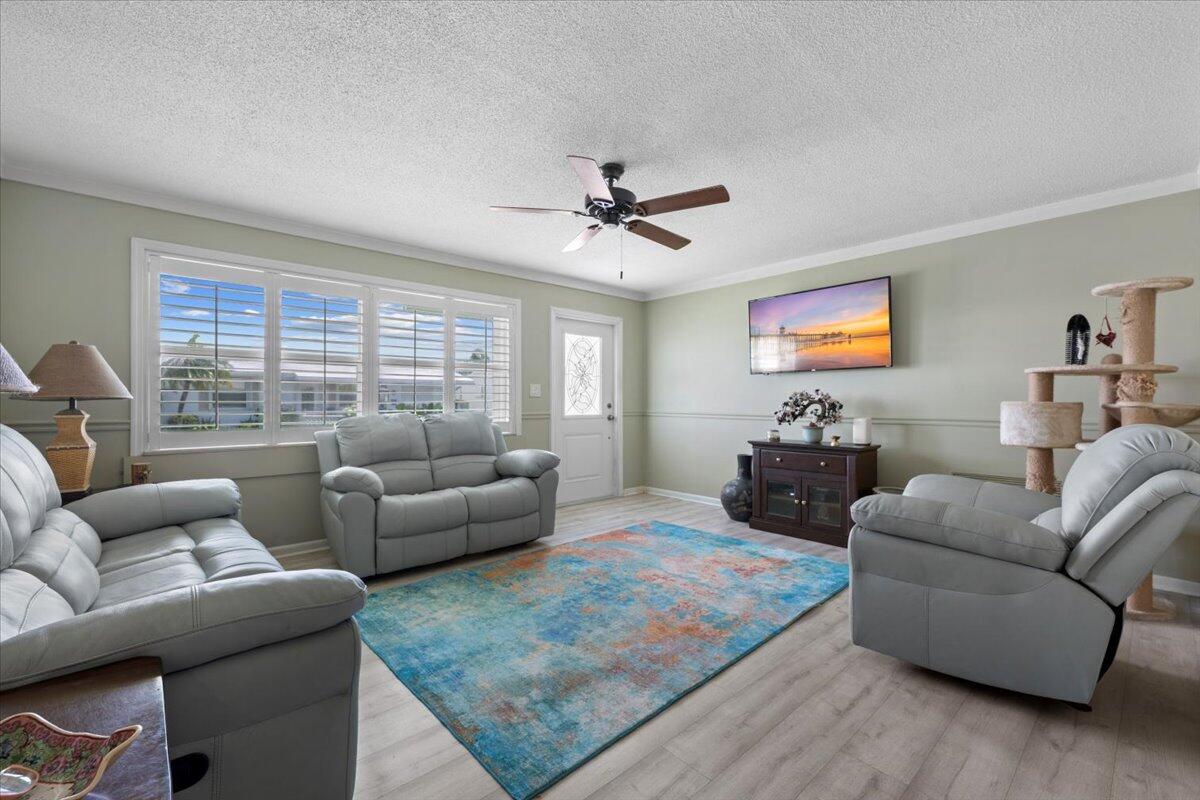 907 SW 5th Court