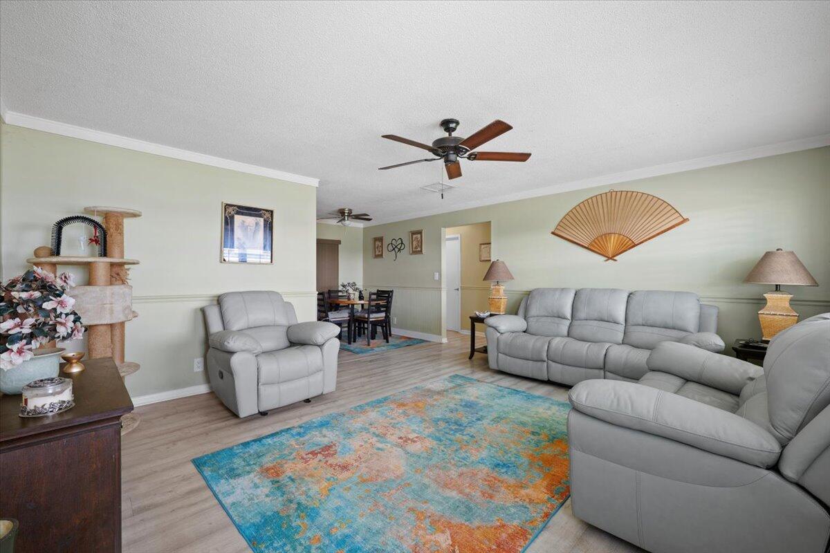 907 SW 5th Court