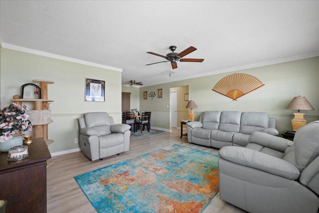 Photo of 907 SW 5th Court, Boynton Beach, FL 33426 (MLS # R11102562)