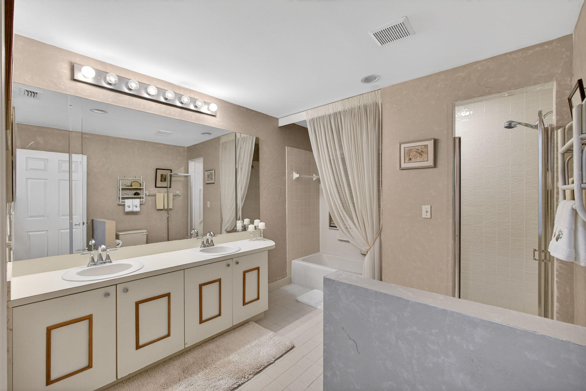 WILLIAMSBURG AT HERITAGE RIDGE CONDO - Residential