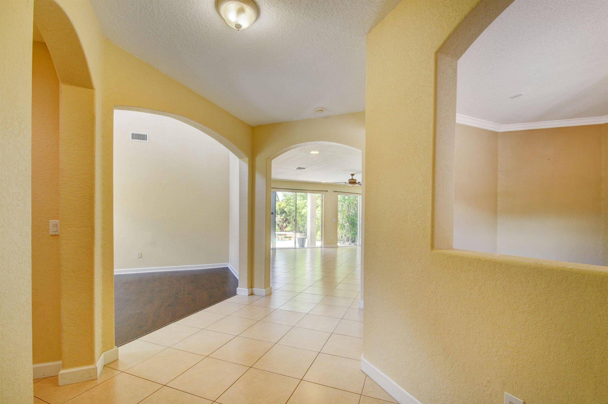 10537 Galleria Street, Wellington, FL, 33414/$749,900 4 10537 Galleria Street