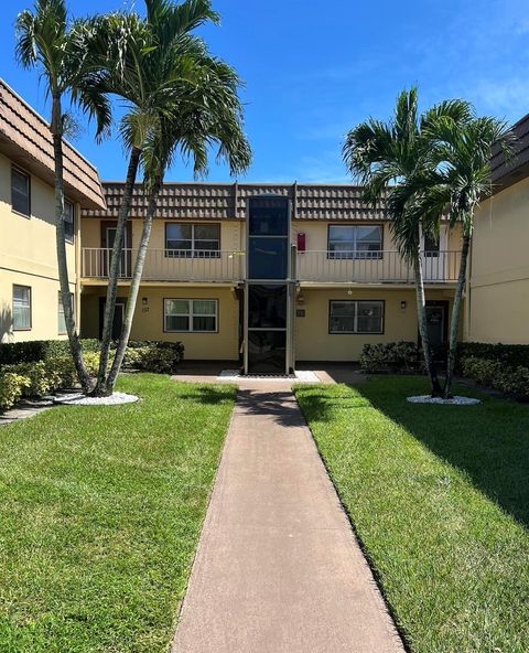 157 Saxony D Delray Beach FL 33446