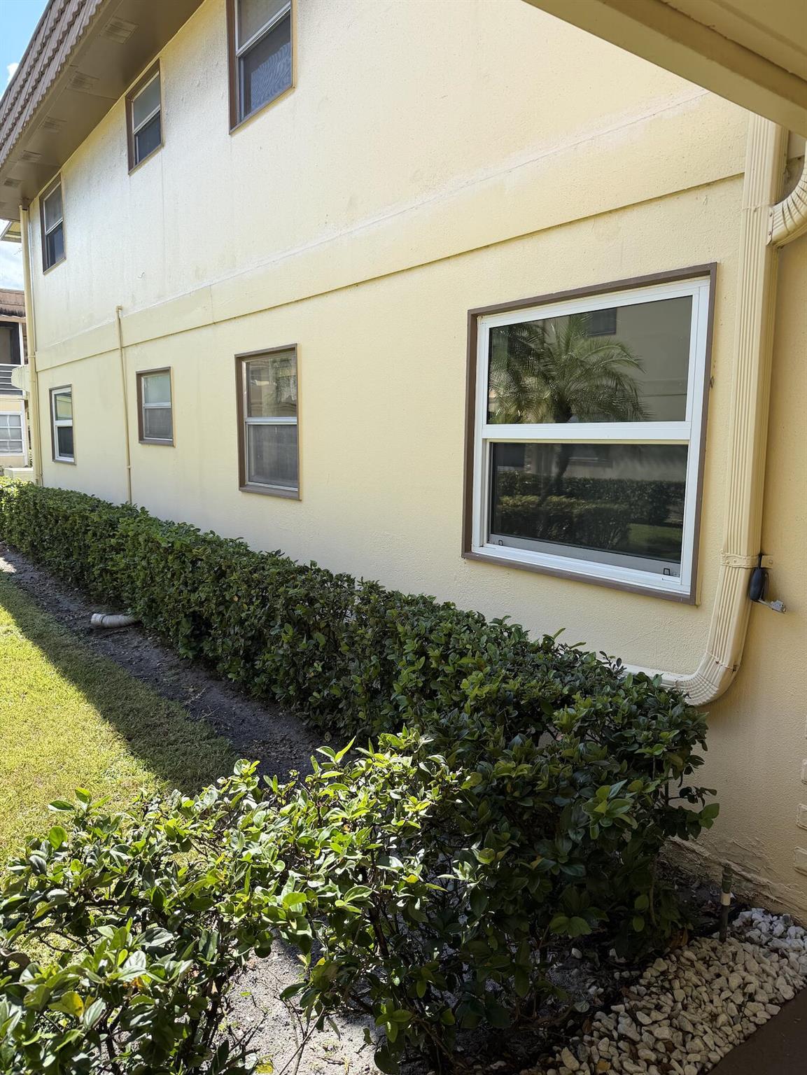 KINGS POINT SAXONY CONDOS - Residential