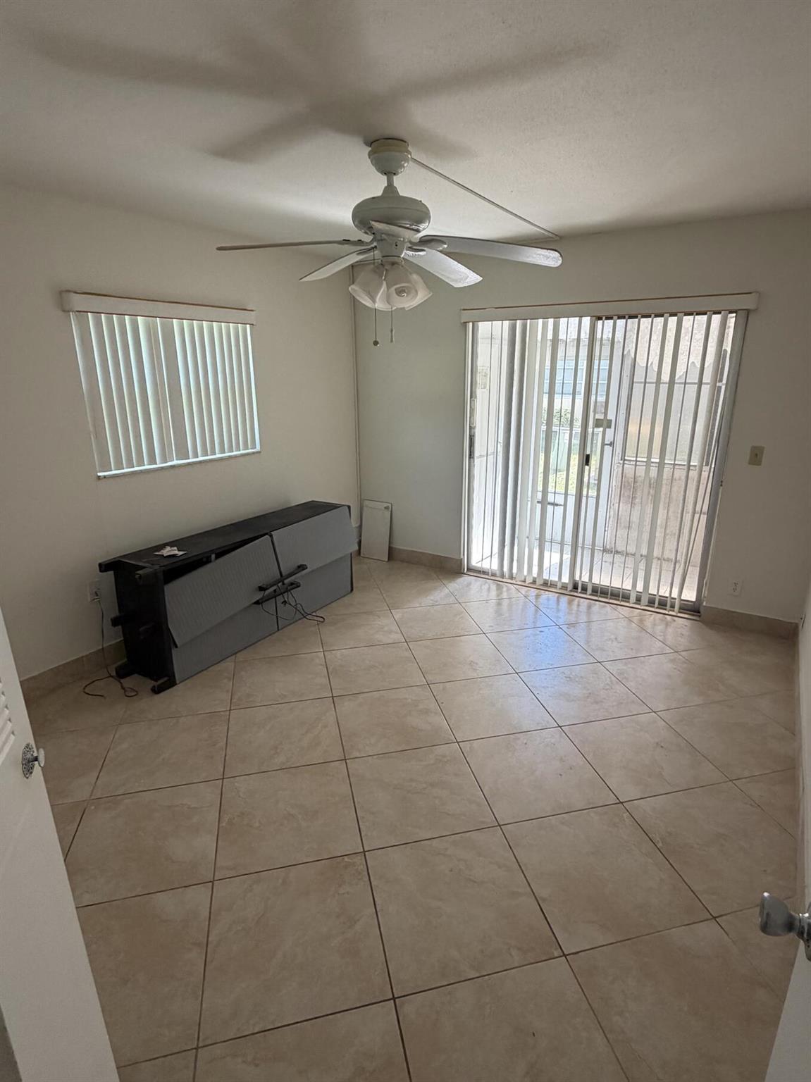 KINGS POINT SAXONY CONDOS - Residential