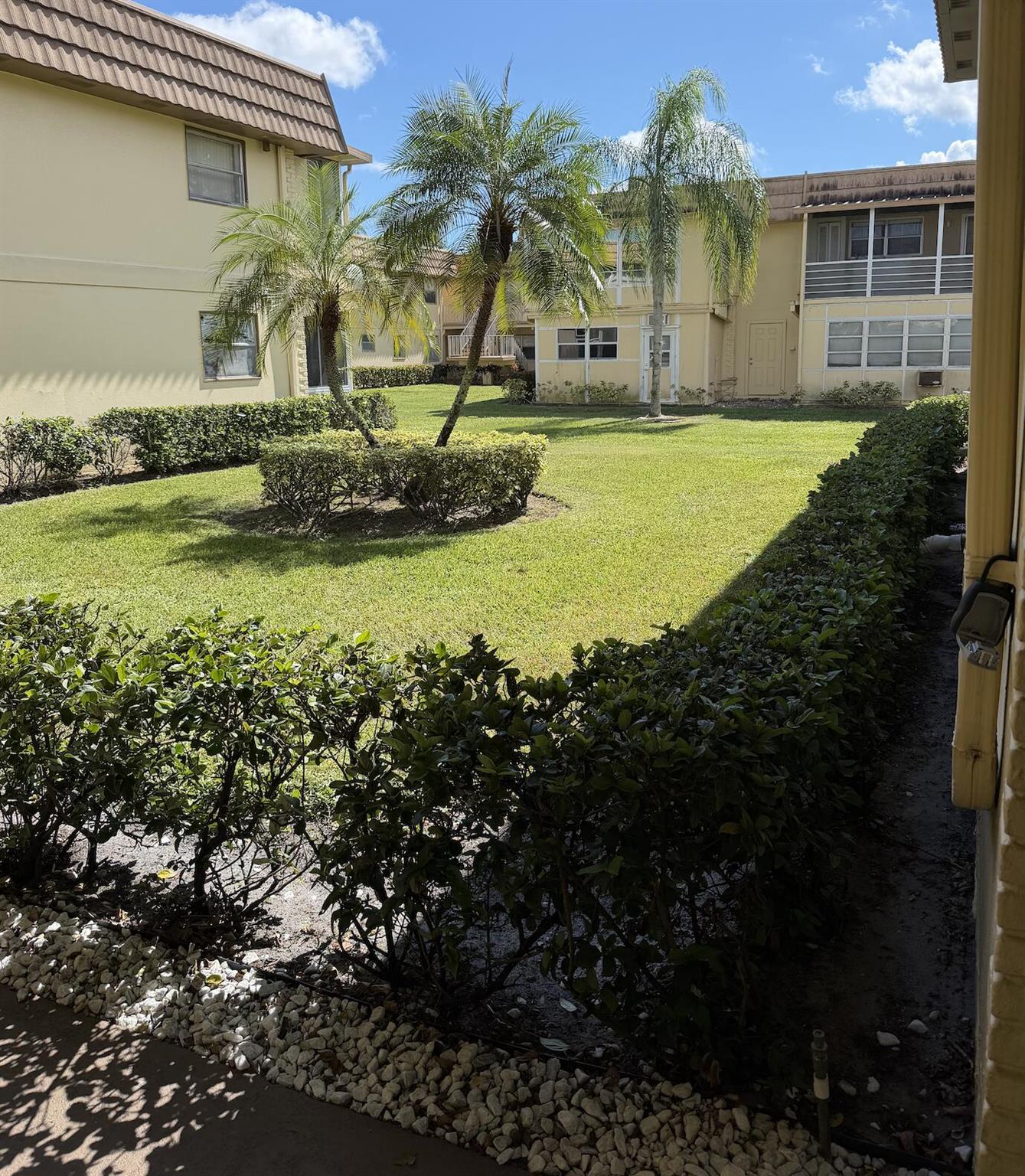 KINGS POINT SAXONY CONDOS - Residential