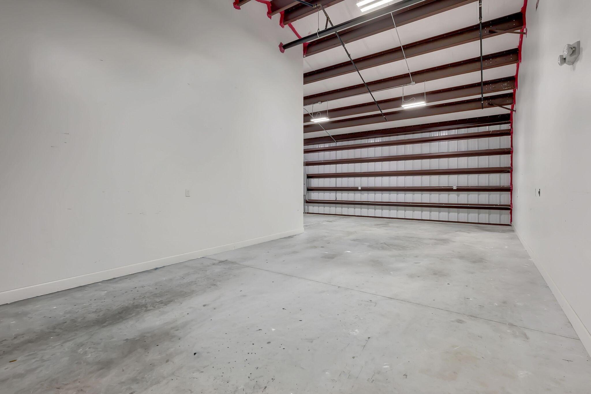 METES AND BOUNDS - Commercial Lease