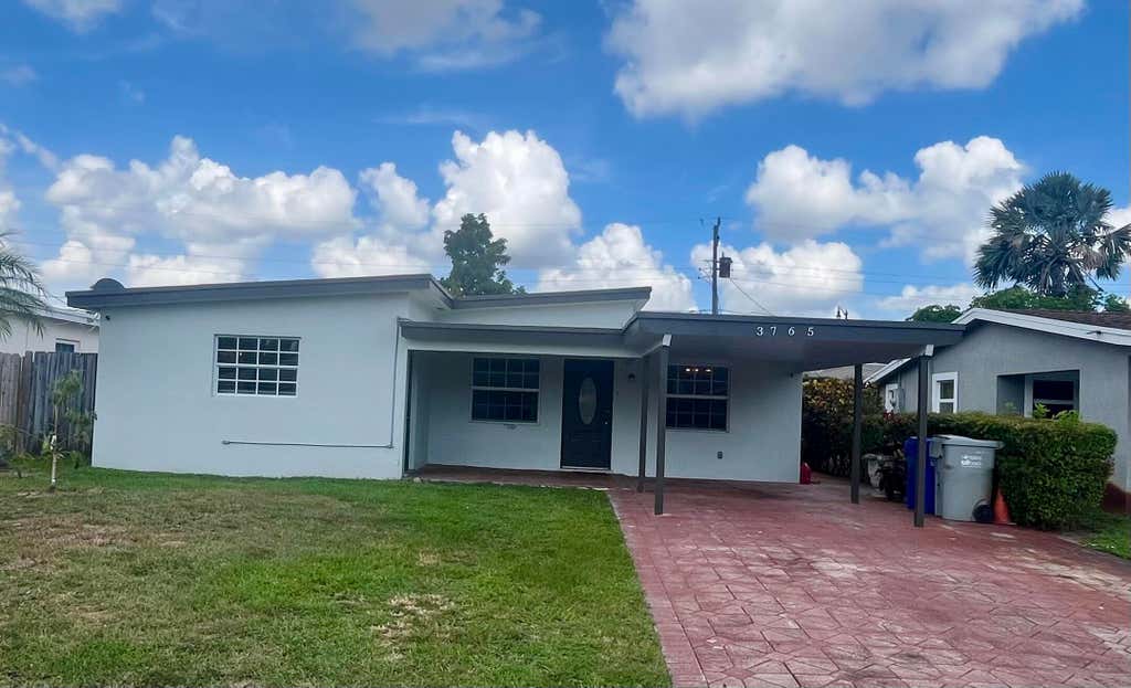 Photo of 3765 NE 18th Avenue, Pompano Beach, FL 33064 (MLS # B26068747)