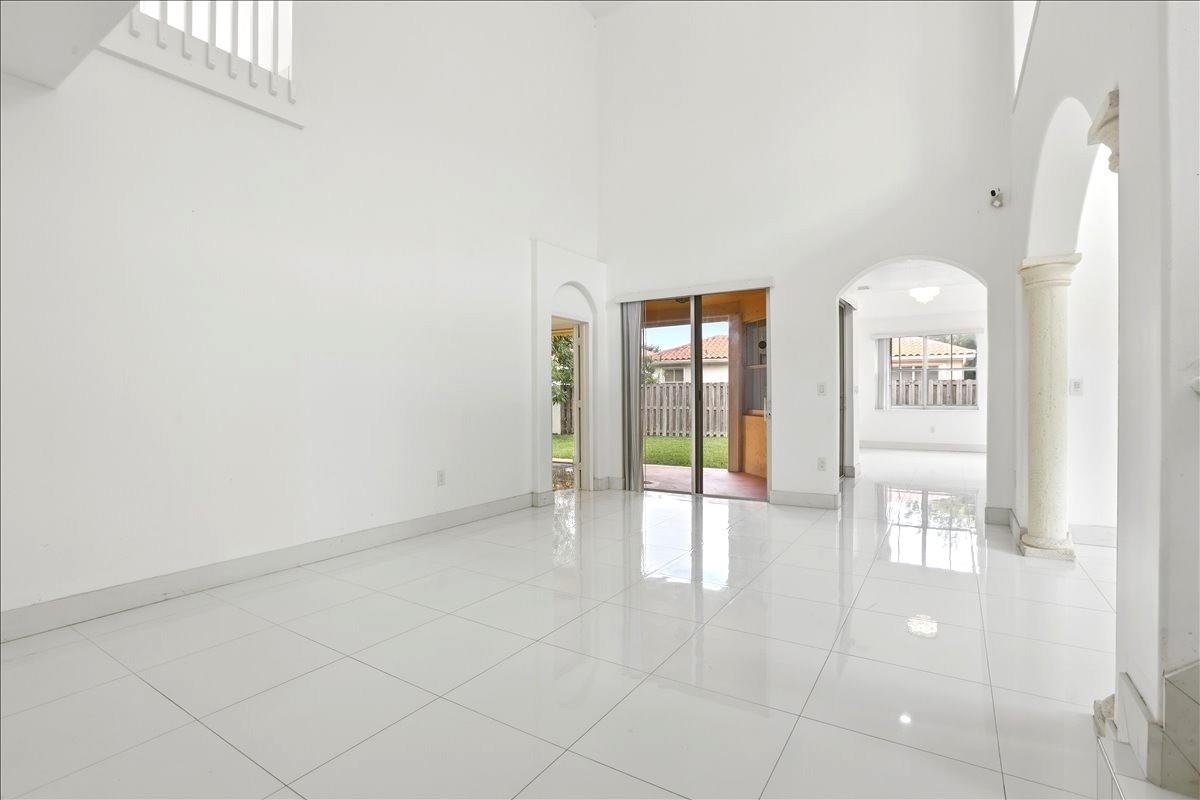 Nautica 164-36 B - Residential Lease