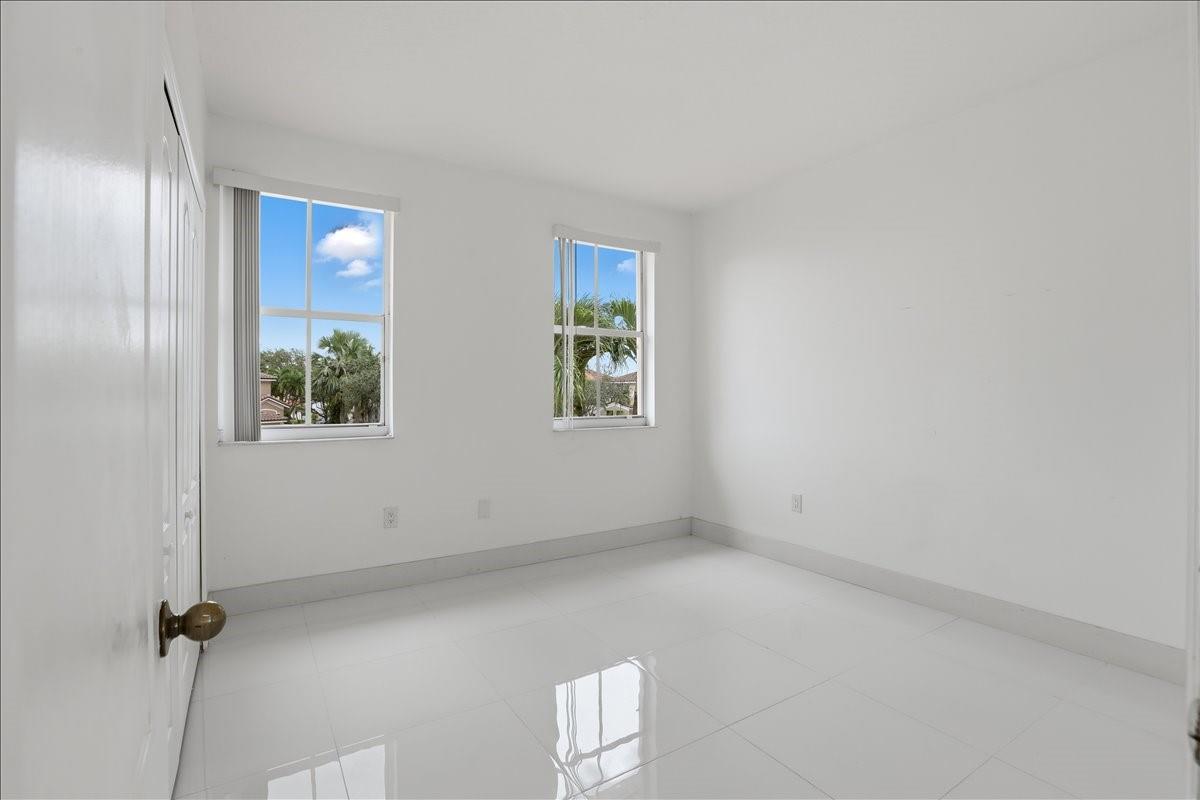 Nautica 164-36 B - Residential Lease