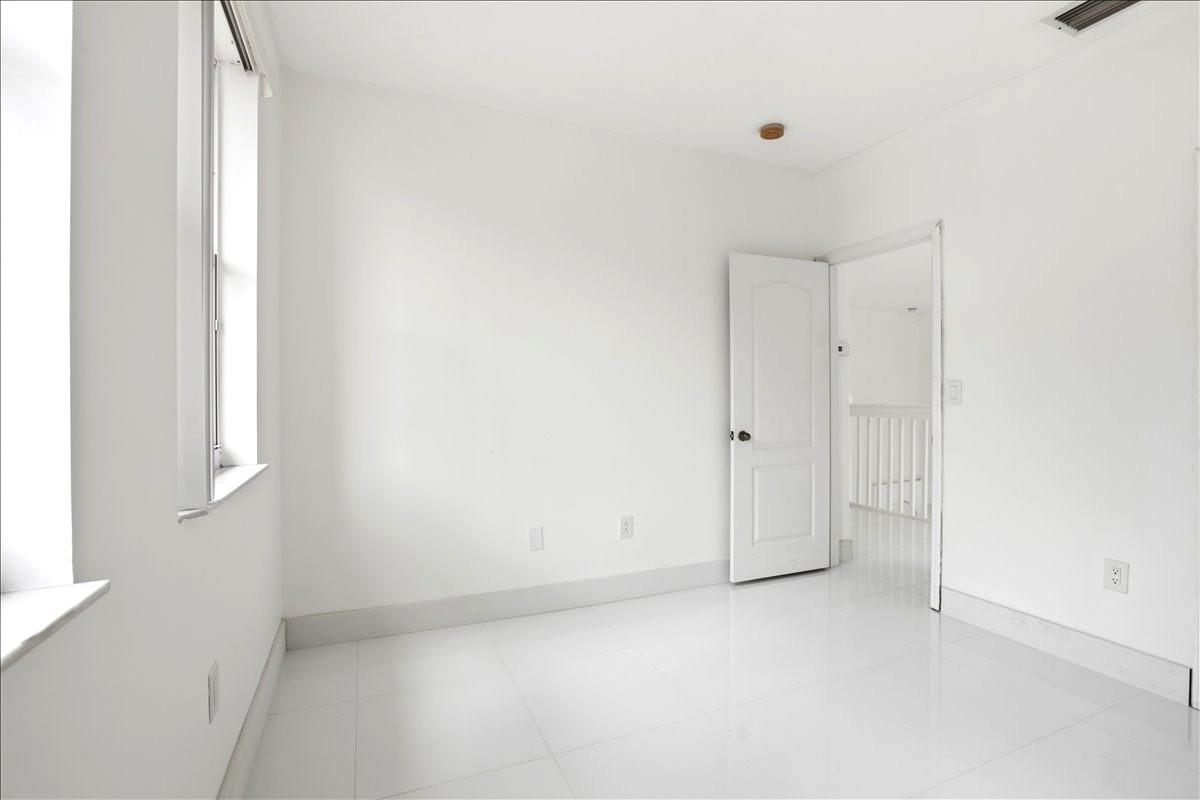 Nautica 164-36 B - Residential Lease