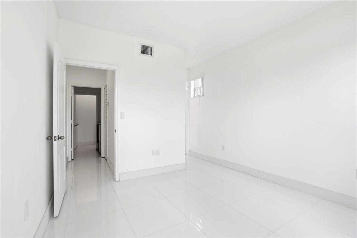 Nautica 164-36 B - Residential Lease