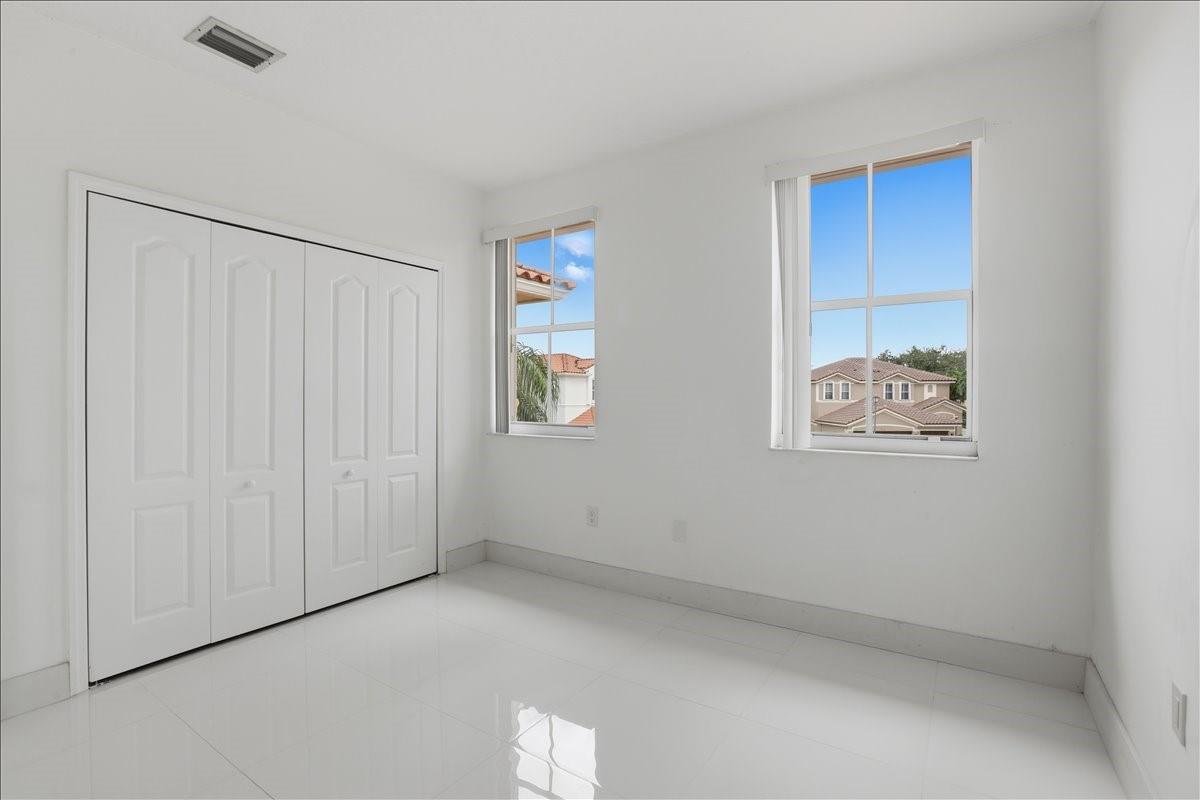 Nautica 164-36 B - Residential Lease