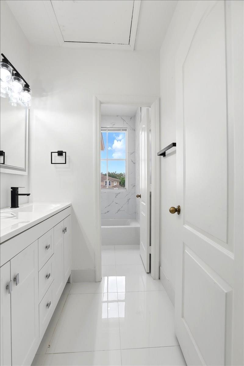 Nautica 164-36 B - Residential Lease