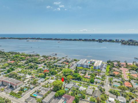 1511 S Palmway Lake Worth Beach FL 33460