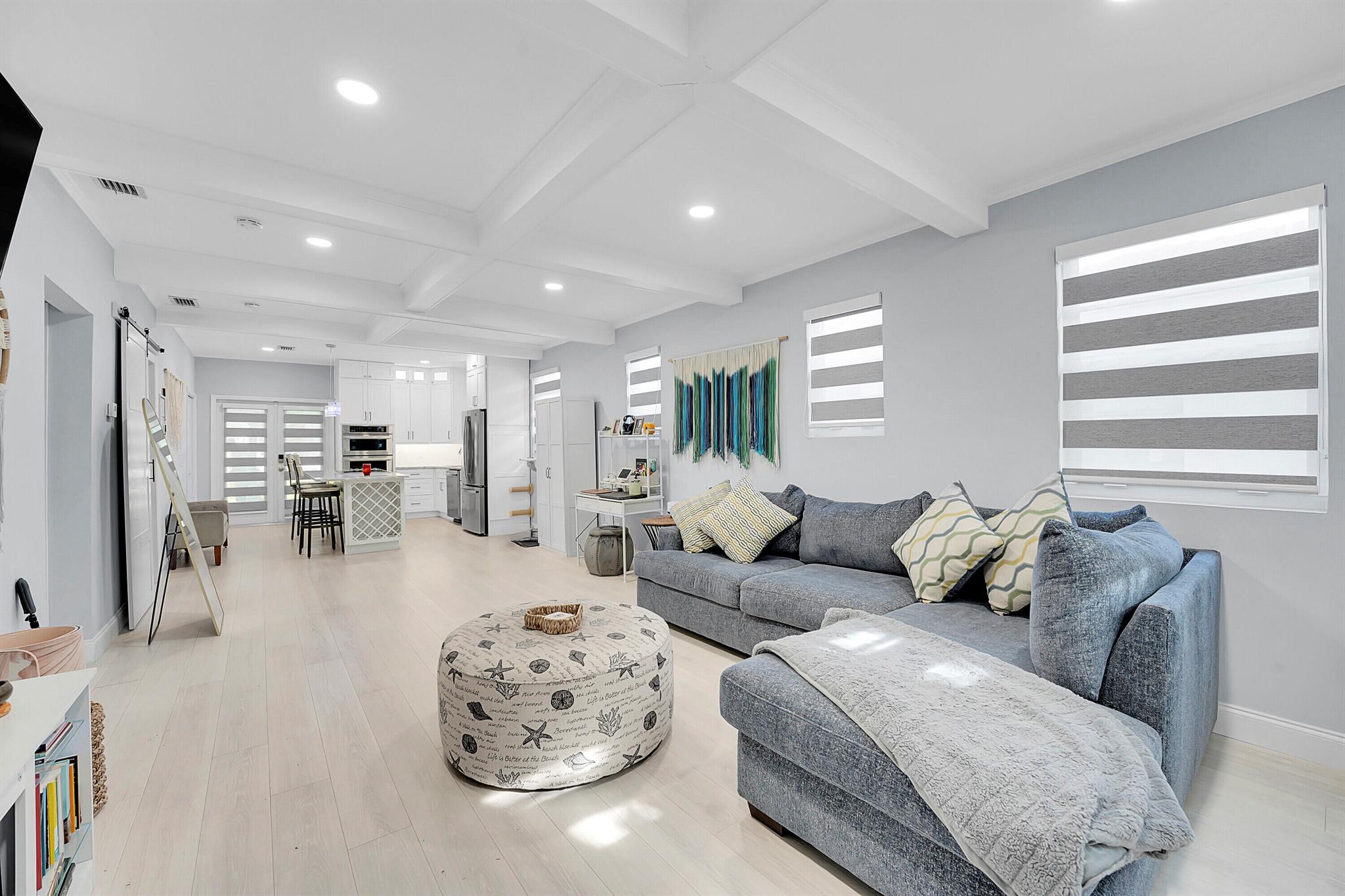 1511 S Palmway