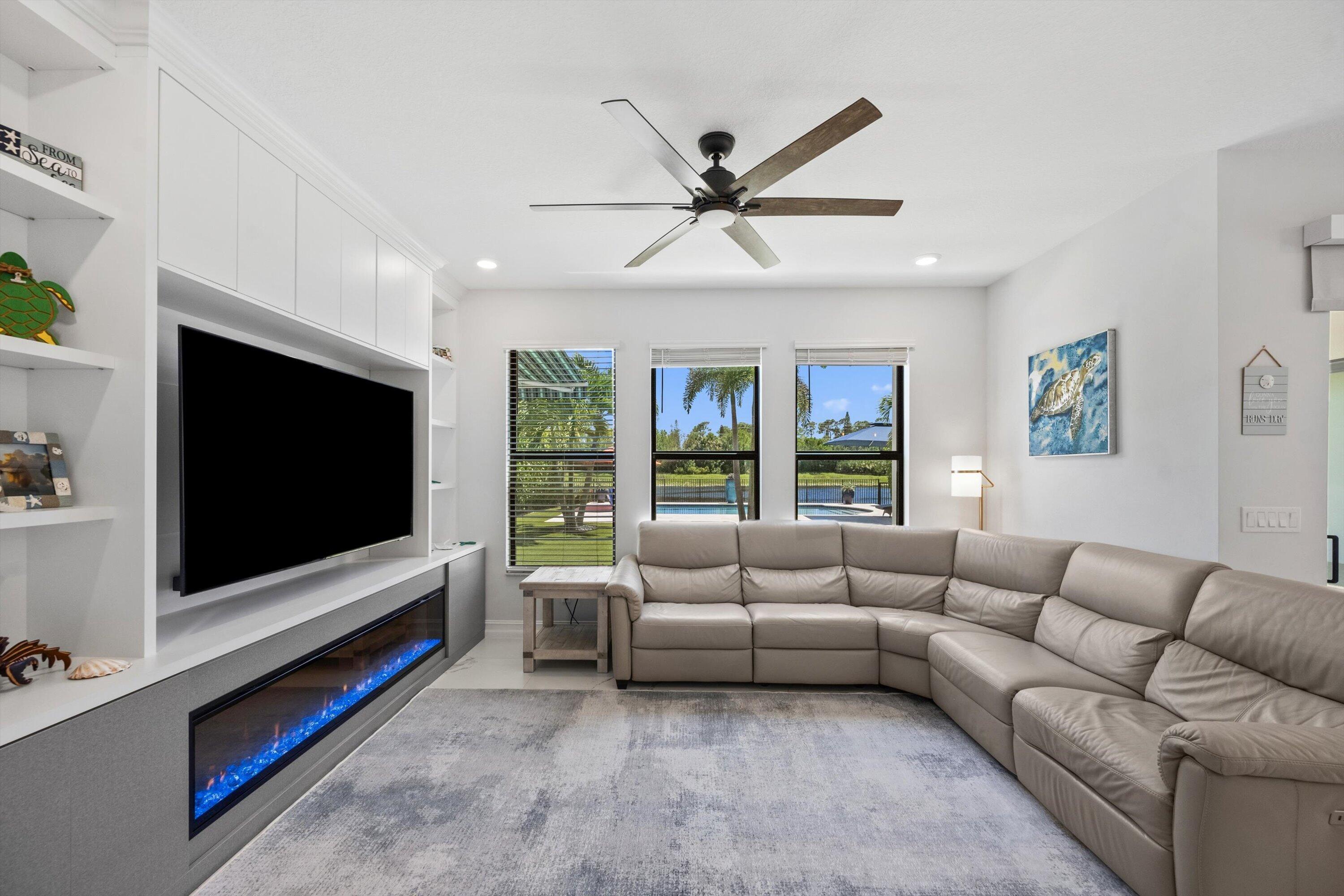 PALM MEADOWS ESTATES - Residential