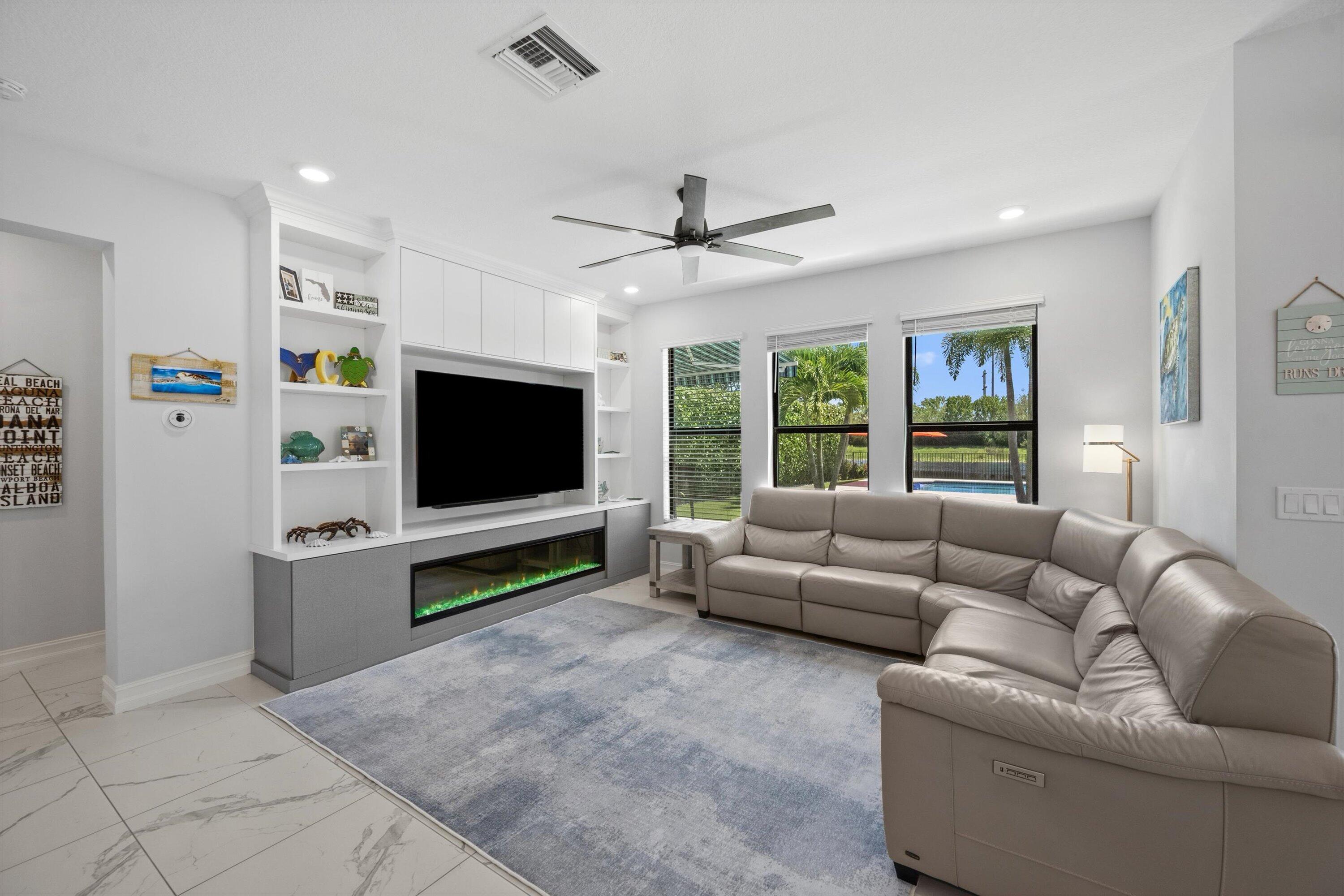 PALM MEADOWS ESTATES - Residential