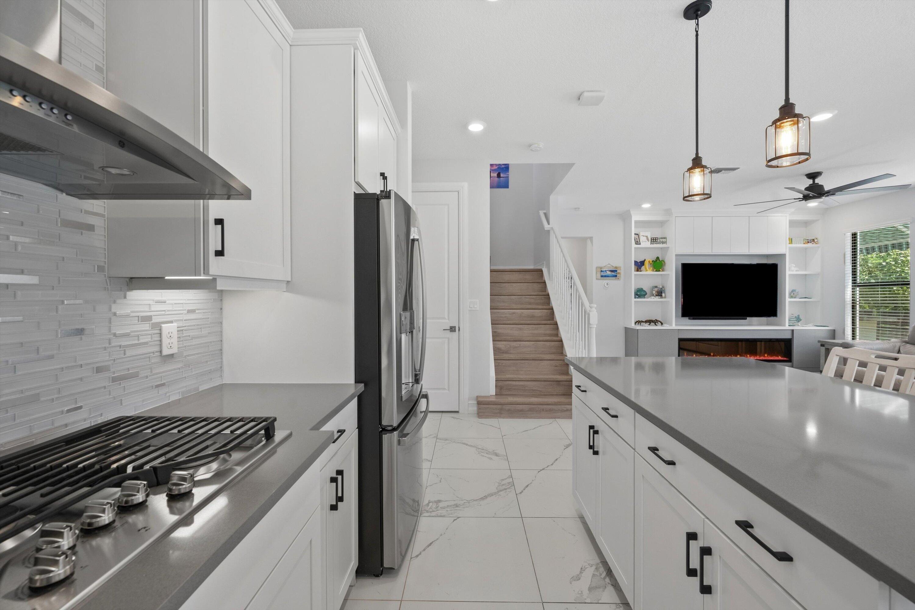 PALM MEADOWS ESTATES - Residential