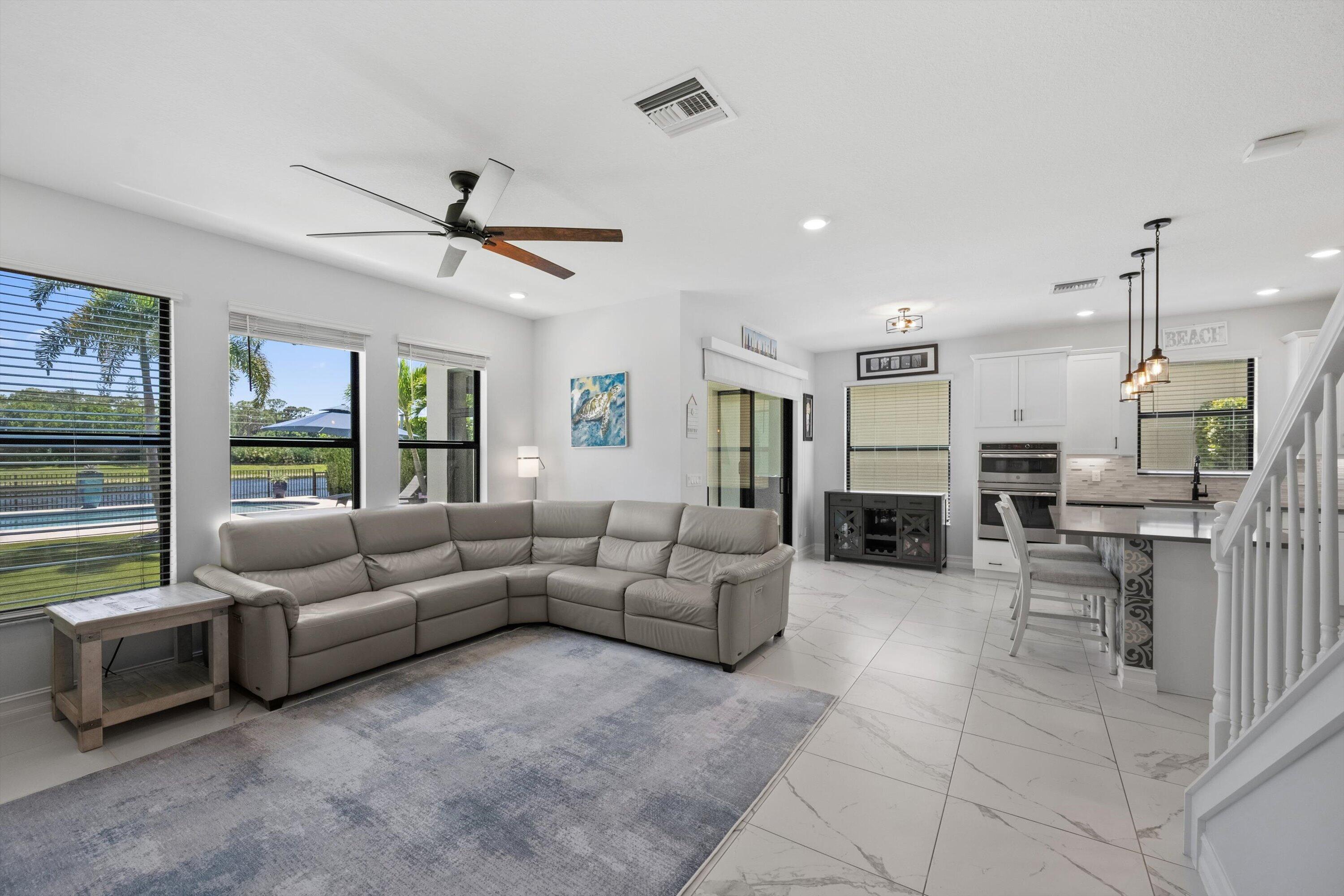 PALM MEADOWS ESTATES - Residential