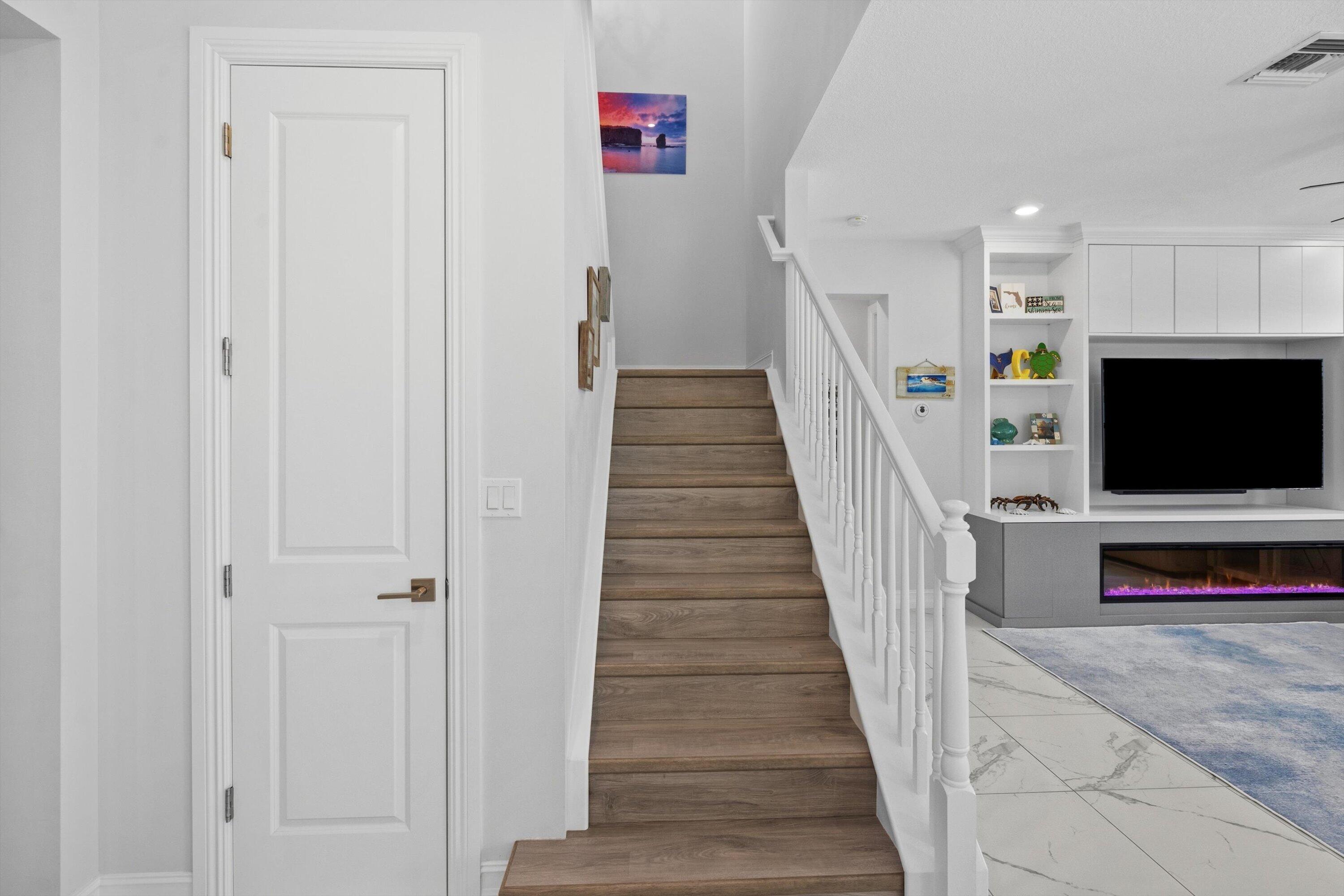 PALM MEADOWS ESTATES - Residential